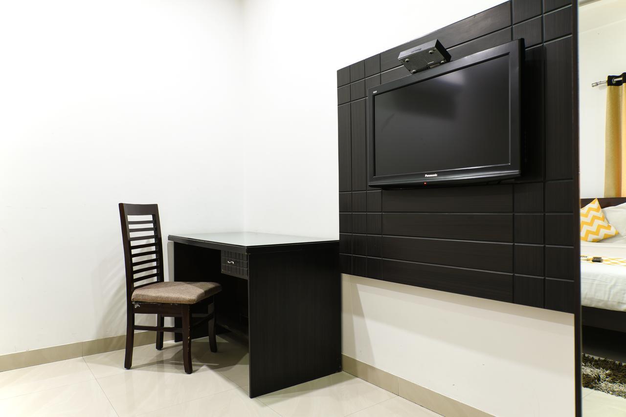 Fabhotel Hill View Jubilee Hills Hyderabad Bagian luar foto